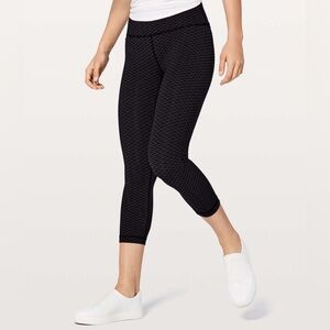 Lululemon Wunder Under cropped Capri leggings size 6 crop